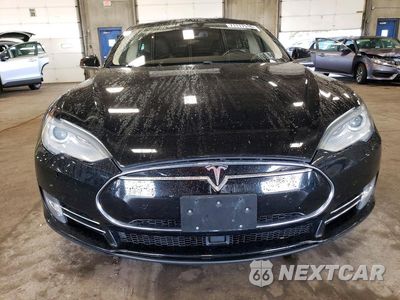 Piąte zdjęcie samochodu w środku: 2015 TESLA MODEL S 85D VIN:5YJSA1H23FF083399 - miniatura