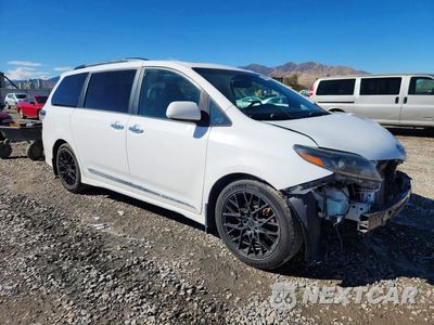 Czwarte zdjęcie samochodu z boku: 2016 TOYOTA SIENNA SE VIN:5TDXK3DC5GS740018 - miniatura