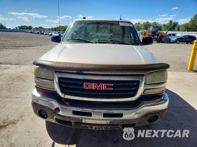Piąte zdjęcie samochodu w środku: 2004 GMC SIERRA K2500 HEAVY DUTY VIN:1GTHK232X4F221646 - miniatura