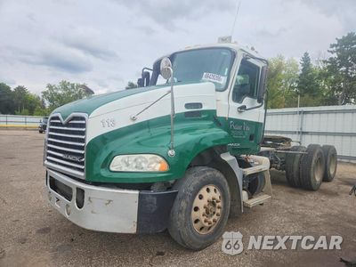 2013 MACK CXU613 SEMI TRUCK 1M1AW02Y0DM027607 - główne zdjęcie licytacji z USA - miniatura