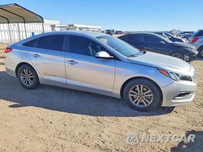 Czwarte zdjęcie samochodu z boku: 2017 HYUNDAI SONATA SE VIN:5NPE24AF1HH459157 - miniatura