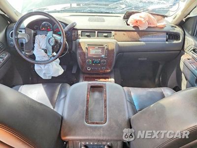 Zdjęcie 8 z 13 samochodu: 2012 GMC YUKON DENALI VIN:1GKS2EEF8CR296483 - miniatura