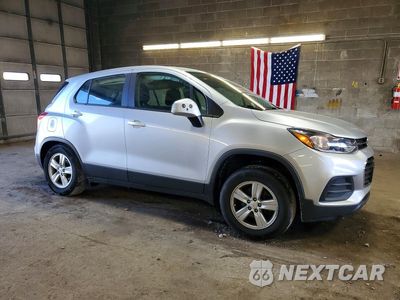 Czwarte zdjęcie samochodu z boku: 2018 CHEVROLET TRAX LS VIN:KL7CJNSB9JB572922 - miniatura