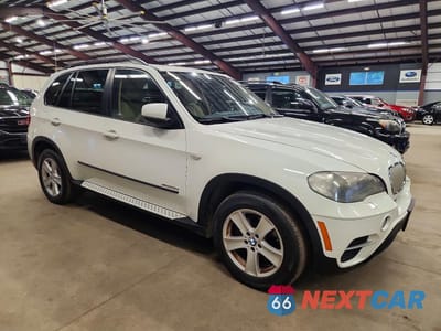 Czwarte zdjęcie samochodu z boku: 2011 BMW X5 XDRIVE35D VIN:5UXZW0C54BL370946 - miniatura