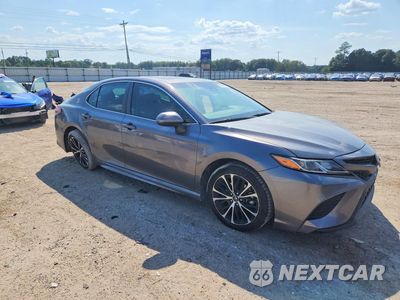 Czwarte zdjęcie samochodu z boku: 2018 TOYOTA CAMRY SE VIN:4T1B11HK9JU097741 - miniatura