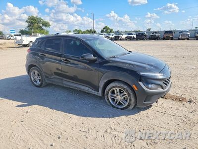 Czwarte zdjęcie samochodu z boku: 2022 HYUNDAI KONA SE VIN:KM8K22AB2NU902868 - miniatura