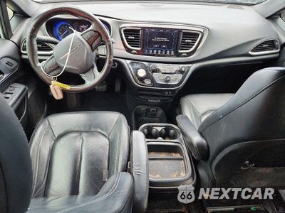 Zdjęcie 8 z 13 samochodu: 2020 CHRYSLER PACIFICA TOURING L VIN:2C4RC1BG3LR237784 - miniatura