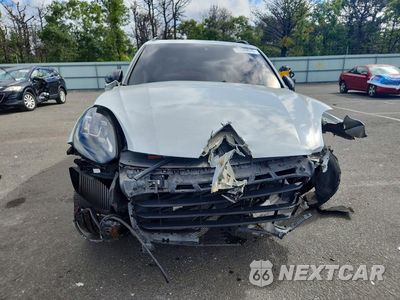 Piąte zdjęcie samochodu w środku: 2018 PORSCHE CAYENNE GTS VIN:WP1AD2A26JLA80410 - miniatura