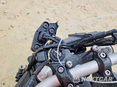 Zdjęcie 7 z 9 samochodu: 2015 YAMAHA FZ09 VIN:JYARN33E2FA007418 - miniatura