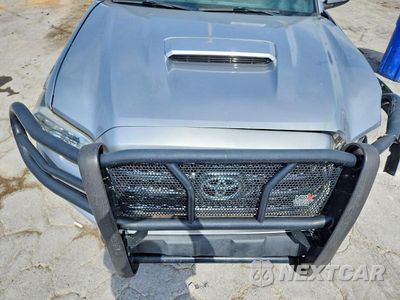 Zdjęcie 11 z 12 samochodu: 2016 TOYOTA TACOMA TRD SPORT VIN:3TMBZ5DN6GM001257 - miniatura