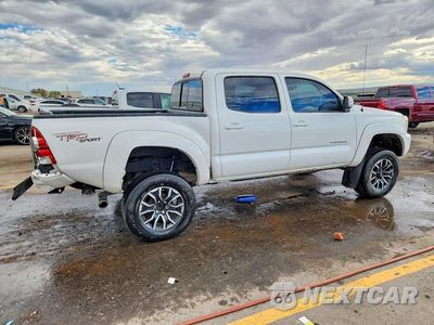 Trzecie zdjęcie samochodu z tyłu: 2013 TOYOTA TACOMA V6 VIN:5TFLU4EN8DX051062 - miniatura