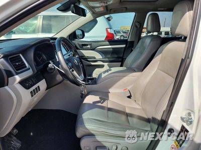 Zdjęcie 7 z 13 samochodu: 2018 TOYOTA HIGHLANDER XLE VIN:5TDJZRFH6JS526529 - miniatura