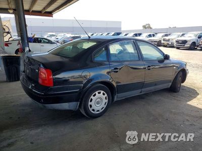 Trzecie zdjęcie samochodu z tyłu: 1999 VOLKSWAGEN PASSAT GLS VIN:WVWMA63B2XE161963 - miniatura