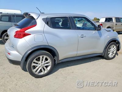 Trzecie zdjęcie samochodu z tyłu: 2014 NISSAN JUKE SV VIN:JN8AF5MR9ET360161 - miniatura