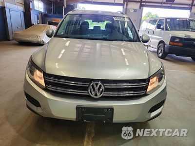 Piąte zdjęcie samochodu w środku: 2015 VOLKSWAGEN TIGUAN S VIN:WVGBV7AX0FW589745 - miniatura
