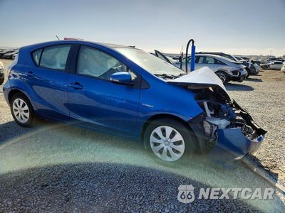 Czwarte zdjęcie samochodu z boku: 2013 TOYOTA PRIUS C TWO VIN:JTDKDTB3XD1056579 - miniatura