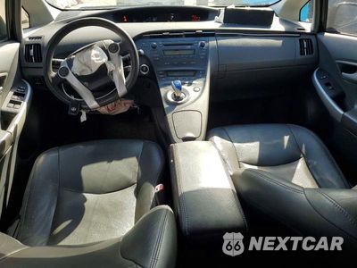 Zdjęcie 8 z 12 samochodu: 2010 TOYOTA PRIUS II VIN:JTDKN3DU4A0167682 - miniatura