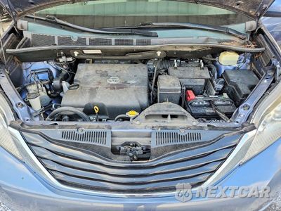 Zdjęcie 12 z 13 samochodu: 2014 TOYOTA SIENNA LE VIN:5TDKK3DC5ES525486 - miniatura