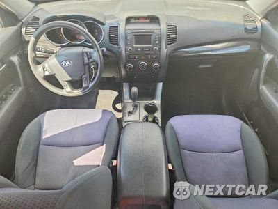 Zdjęcie 8 z 14 samochodu: 2013 KIA SORENTO LX VIN:5XYKT3A61DG328936 - miniatura