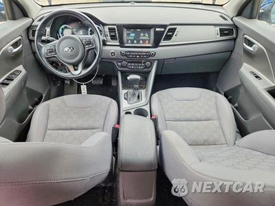 Zdjęcie 8 z 13 samochodu: 2018 KIA NIRO LX VIN:KNDCB3LC1J5200758 - miniatura