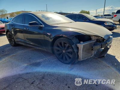 Czwarte zdjęcie samochodu z boku: 2013 TESLA MODEL S VIN:5YJSA1DP0DFP07660 - miniatura