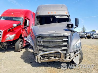 Piąte zdjęcie samochodu w środku: 2020 FREIGHTLINER CASCADIA 126 SEMI TRUCK VIN:3AKJHHDR3LSLP0279 - miniatura