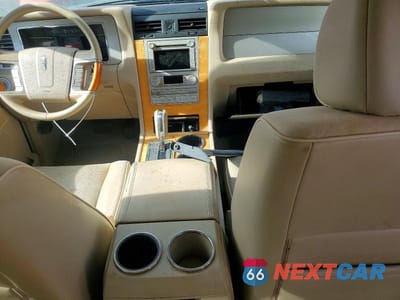 Zdjęcie 8 z 13 samochodu: 2007 LINCOLN NAVIGATOR VIN:5LMFU27557LJ01354 - miniatura