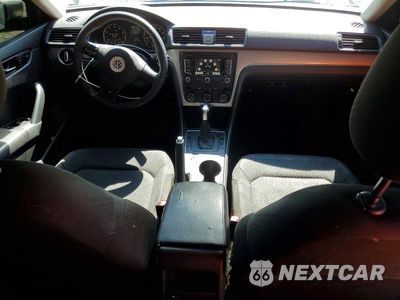 Zdjęcie 8 z 12 samochodu: 2014 VOLKSWAGEN PASSAT S VIN:1VWAP7A34EC024998 - miniatura