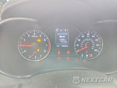 Zdjęcie 9 z 12 samochodu: 2018 KIA FORTE LX VIN:3KPFL4A7XJE258099 - miniatura