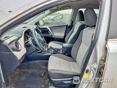 Zdjęcie 7 z 13 samochodu: 2015 TOYOTA RAV4 LE VIN:JTMZFREV5FJ057263 - miniatura