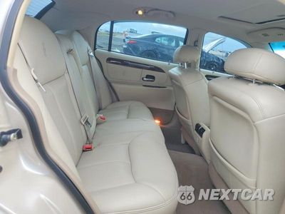 Zdjęcie 10 z 12 samochodu: 2001 LINCOLN TOWN CAR CARTIER VIN:1LNHM83W71Y648178 - miniatura