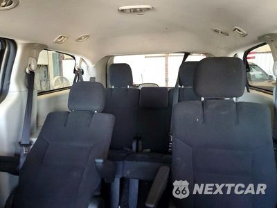 Zdjęcie 10 z 13 samochodu: 2018 DODGE GRAND CARAVAN SE VIN:2C4RDGBG4JR309105 - miniatura