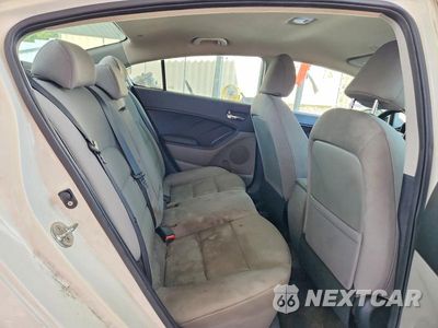 Zdjęcie 10 z 12 samochodu: 2015 KIA FORTE LX VIN:KNAFX4A60F5347112 - miniatura