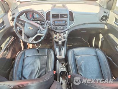 Zdjęcie 8 z 12 samochodu: 2012 CHEVROLET SONIC LTZ VIN:1G1JE5SBXC4184273 - miniatura