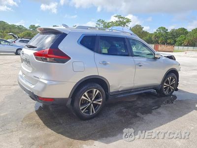 Trzecie zdjęcie samochodu z tyłu: 2020 NISSAN ROGUE SV VIN:5N1AT2MV3LC723336 - miniatura