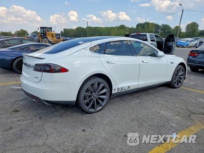 Trzecie zdjęcie samochodu z tyłu: 2013 TESLA MODEL S VIN:5YJSA1DP0DFP06976 - miniatura