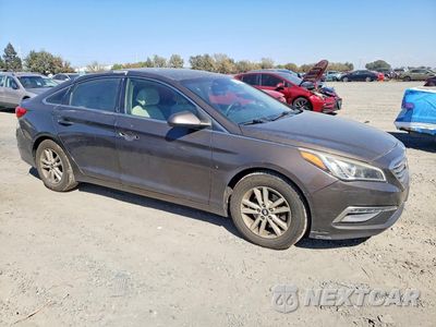 Czwarte zdjęcie samochodu z boku: 2015 HYUNDAI SONATA SE VIN:5NPE24AF5FH117143 - miniatura