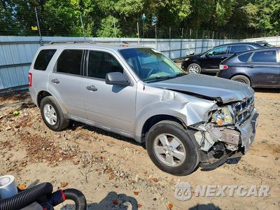 Czwarte zdjęcie samochodu z boku: 2010 FORD ESCAPE XLT VIN:1FMCU0DG8AKD09788 - miniatura