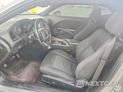 Zdjęcie 7 z 12 samochodu: 2017 DODGE CHALLENGER SXT VIN:2C3CDZAG2HH568425 - miniatura