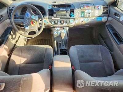 Zdjęcie 8 z 12 samochodu: 2005 TOYOTA CAMRY LE VIN:4T1BE32K75U086073 - miniatura