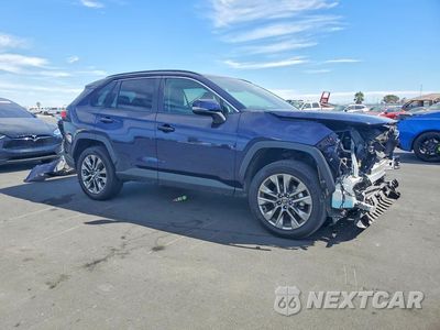 Czwarte zdjęcie samochodu z boku: 2025 TOYOTA RAV4 LE AWD VIN:2T3A1RFV9SW567475 - miniatura