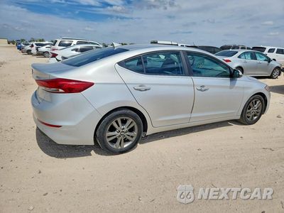 Trzecie zdjęcie samochodu z tyłu: 2017 HYUNDAI ELANTRA VALUE EDITION VIN:5NPD84LF0HH156538 - miniatura
