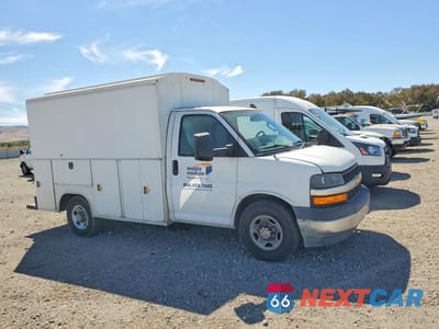 Czwarte zdjęcie samochodu z boku: 2020 CHEVROLET EXPRESS 3500 VIN:1GB0GRFG3L1261470 - miniatura
