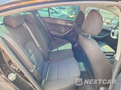 Zdjęcie 10 z 12 samochodu: 2018 KIA FORTE LX VIN:3KPFK4A73JE272767 - miniatura