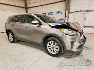 Czwarte zdjęcie samochodu z boku: 2019 KIA SORENTO L VIN:5XYPG4A31KG522949 - miniatura
