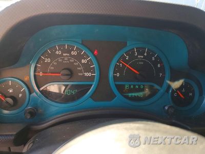 Zdjęcie 9 z 13 samochodu: 2010 JEEP WRANGLER UNLIMITED SAHARA VIN:1J4BA5H10AL123470 - miniatura