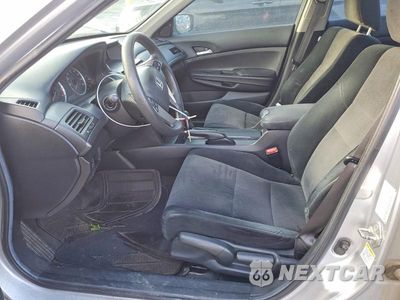 Zdjęcie 7 z 12 samochodu: 2008 HONDA ACCORD LX VIN:1HGCP26318A077974 - miniatura