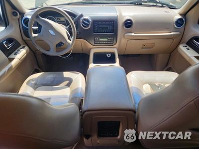 Zdjęcie 8 z 14 samochodu: 2005 FORD EXPEDITION EDDIE BAUER VIN:1FMFU17585LB14271 - miniatura