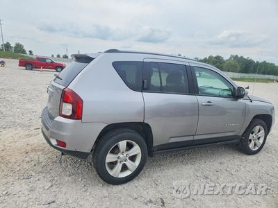 Trzecie zdjęcie samochodu z tyłu: 2016 JEEP COMPASS LATITUDE VIN:1C4NJCEA9GD628230 - miniatura
