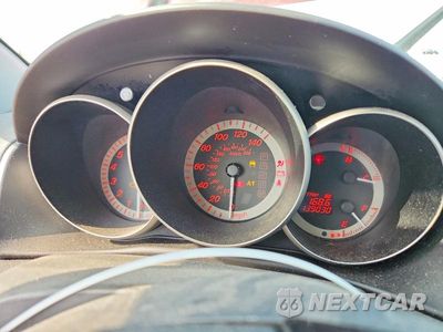 Zdjęcie 9 z 12 samochodu: 2008 MAZDA 3 HATCHBACK VIN:JM1BK343781128833 - miniatura